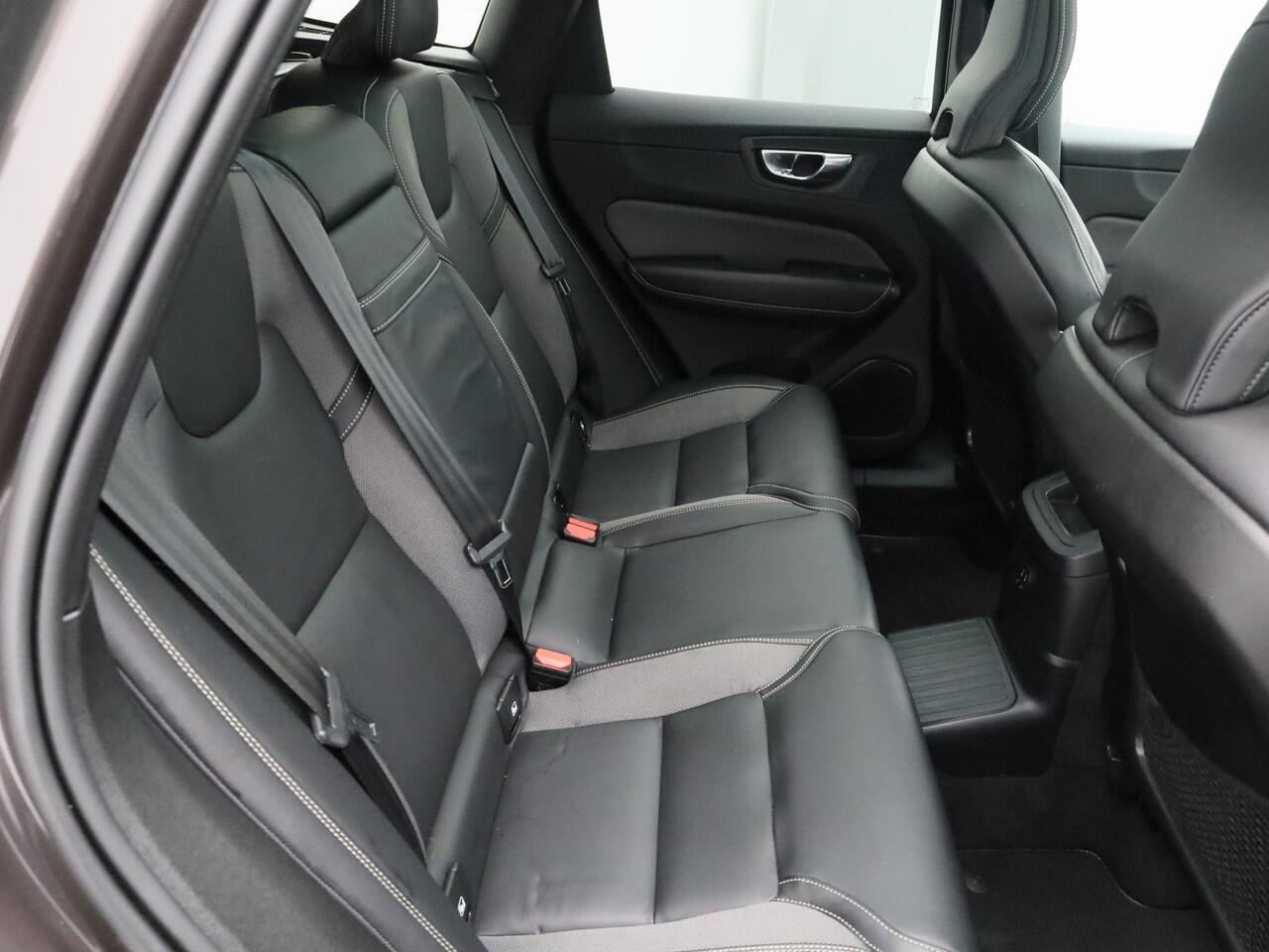 Volvo XC60 2.0 T8 Plug-in hybrid AWD R-Design | FACELIFT | PANO | CAMERA | KEYLESS | MEMORY | STOELVERWARMING | TREKHAAK