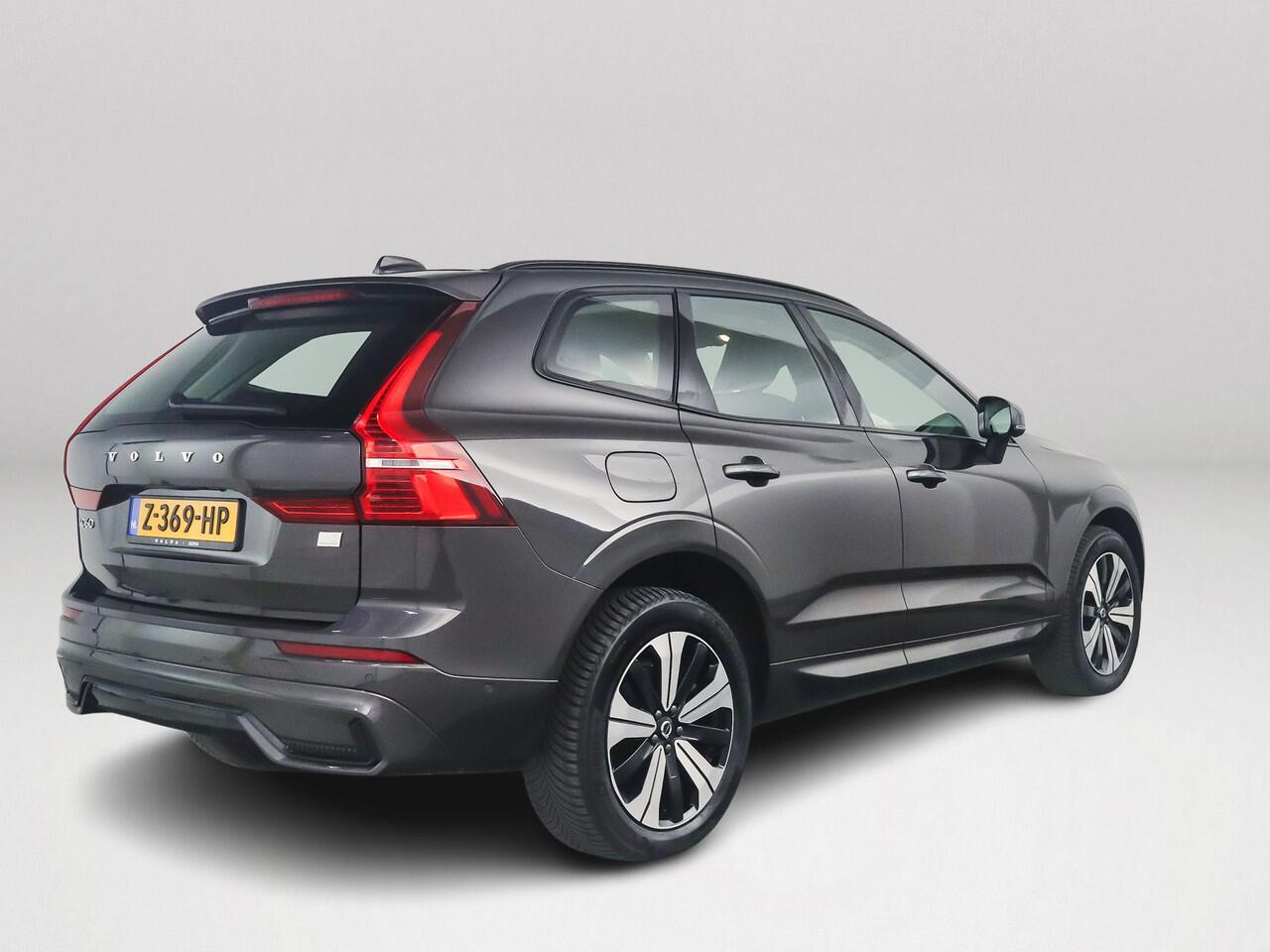 Volvo XC60 T6 Aut. Plug-in hybrid AWD Plus Dark | Panoramadak | 360° camera | Stoel- en stuurverwarming | Trekhaak