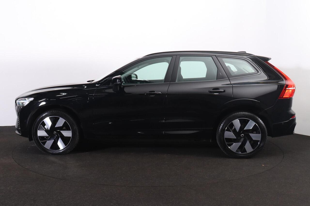 Volvo XC60 T6 Recharge AWD Ultra Dark - Panorama/schuifdak - IntelliSafe Assist & Surround - 360º Camera - Harman/Kardon audio - Adaptieve LED koplampen - Verwarmde voorstoelen, stuur & achterbank - Parkeersensoren voor & achter - Elektr. bedienb. voorstoelen met ge
