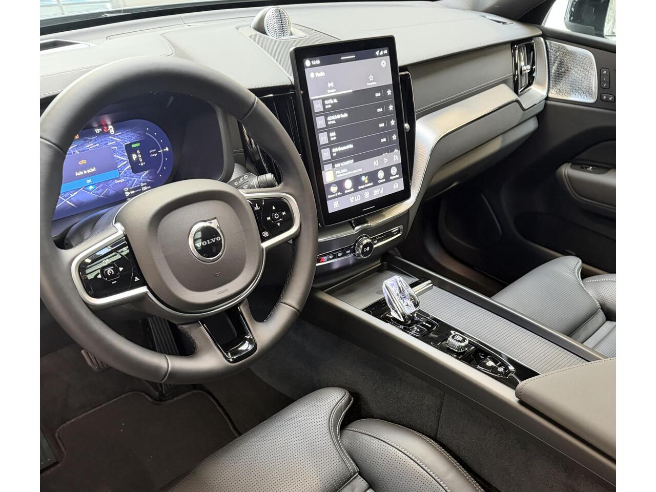 Volvo XC60 2.0 T8 Ultra Black Edition Nieuw Model l Luchtvering l Bowers & Wilkins l Lounge Pakket l Elektrische Trekhaak