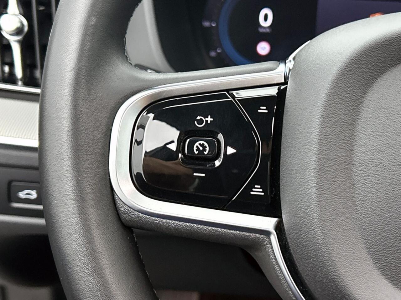 Volvo XC60 2.0 T6 Plug-in hybrid AWD Ultimate Dark | Luchtvering | Trekhaak