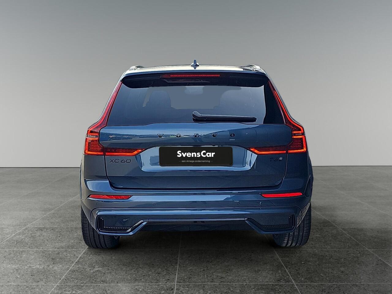 Volvo XC60 2.0 T6 Plug-in hybrid AWD Plus Black Edition | Luchtvering | 22-inch wielen | Panorama dak | Sportstoelen|