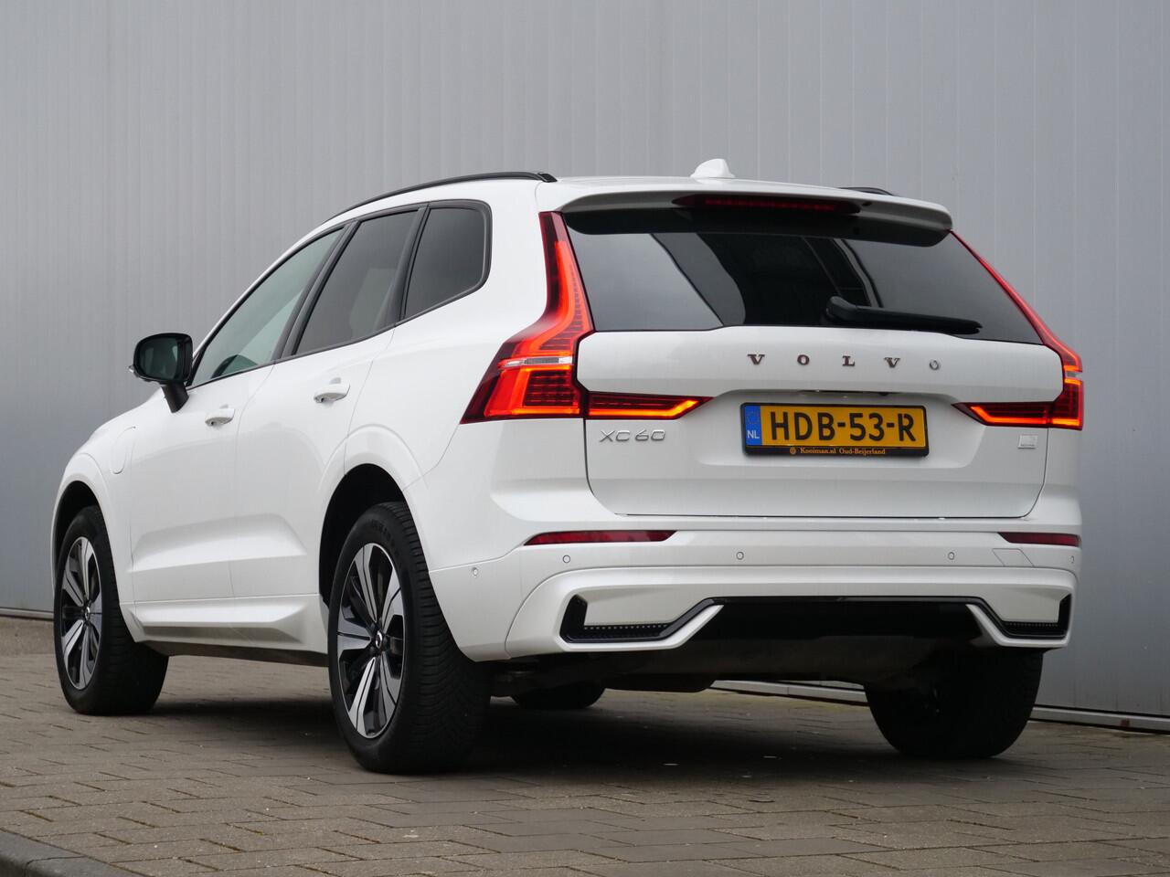 Volvo XC60 2.0 T6 350pk PHEV AWD Plus Dark Automaat Harman Kardon / Panoramadak / Leder / Camera