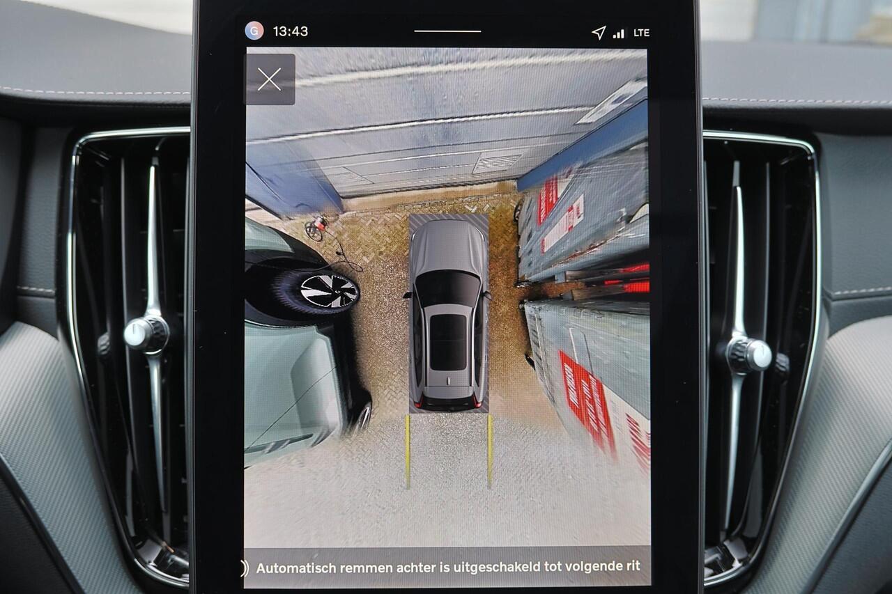 Volvo XC60 T6 Recharge AWD Ultra Black Edition - Panorama/schuifdak - IntelliSafe Assist & Surround - 360º Camera - Harman/Kardon audio - Adaptieve LED koplampen - Verwarmde voorstoelen, stuur & achterbank - Parkeersensoren voor & achter - Elektr. bedienb. voorstoel