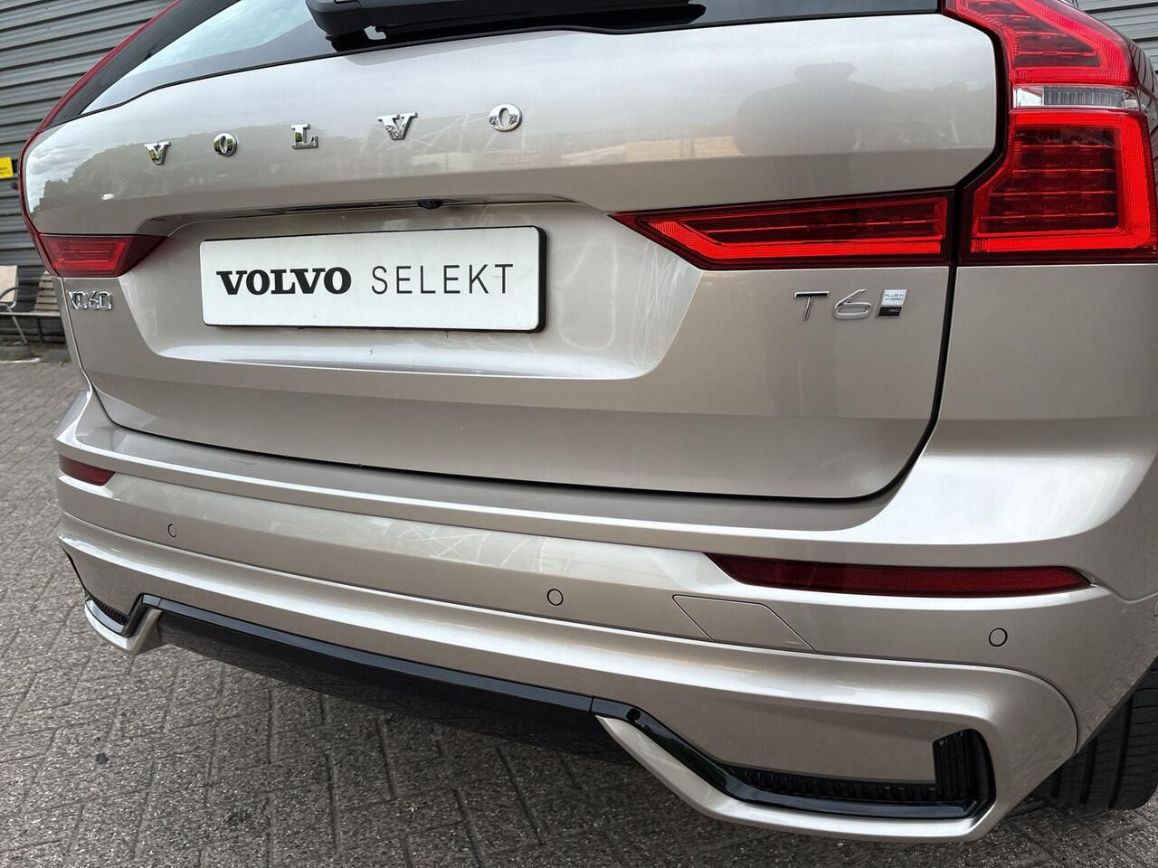Volvo XC60 T6 Plug-in hybrid AWD Ultra Dark / Harman/Kardon / Trekhaak / Panorama dak / Rondomzichtcamera /