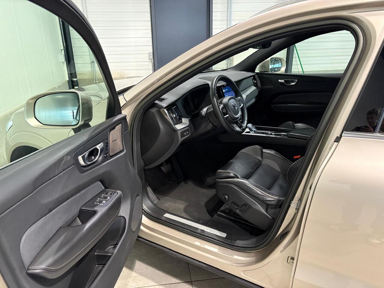 Volvo XC60 T6 Aut. LongRange Ultimate Bright ACC Leder Parkeercamera 350pk