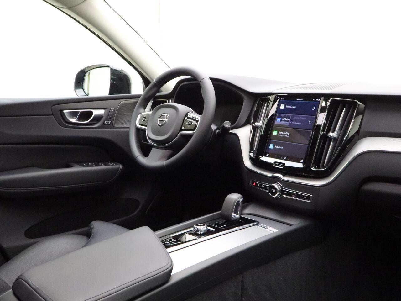 Volvo XC60 T6 350pk AWD Plus Dark / Harman en Kardon audio / Panorama dak / Camera rondom /