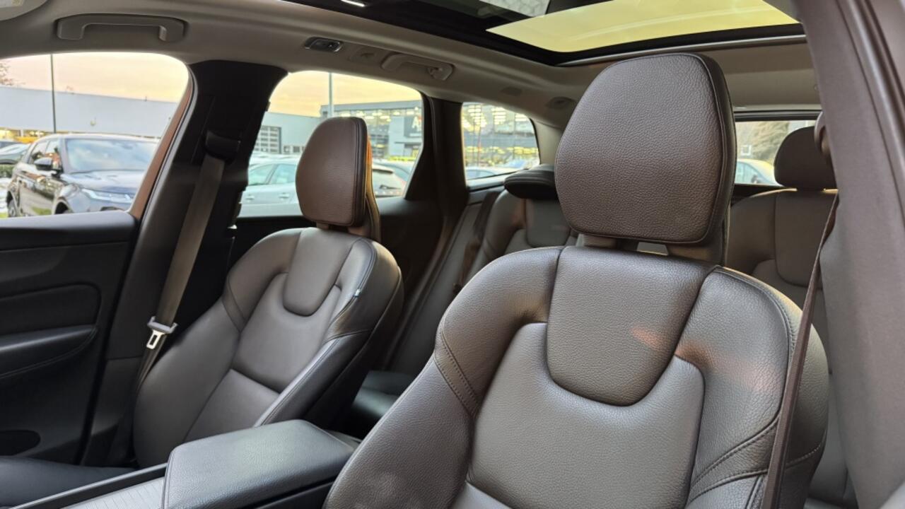 Volvo XC60 2.0 T8 AWD Inscript. | Pano | Leer | Camera