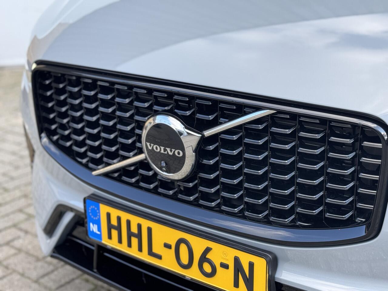 Volvo XC60 2.0 T6 Plug-in hybrid AWD Ultimate Dark Luchtvering | 21 inch wielen | Massage | 360 Camera