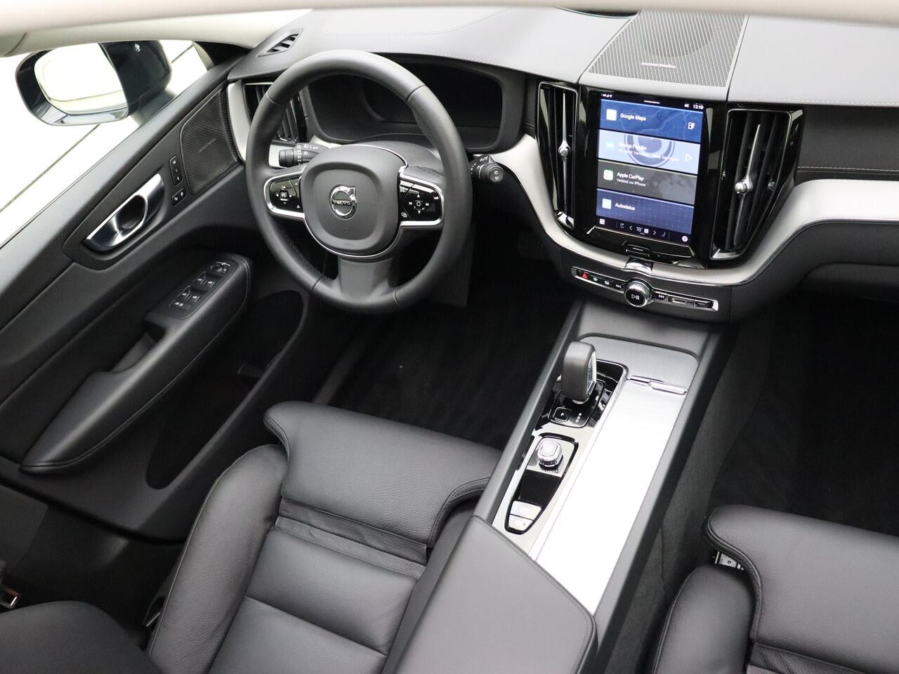 Volvo XC60 T8 455pk Plug-in hybrid AWD Ultra Dark / Panorama dak / Camera rondom / H&K audio / Stoelen met geheugen / Stoel/- en stuurverwarming /