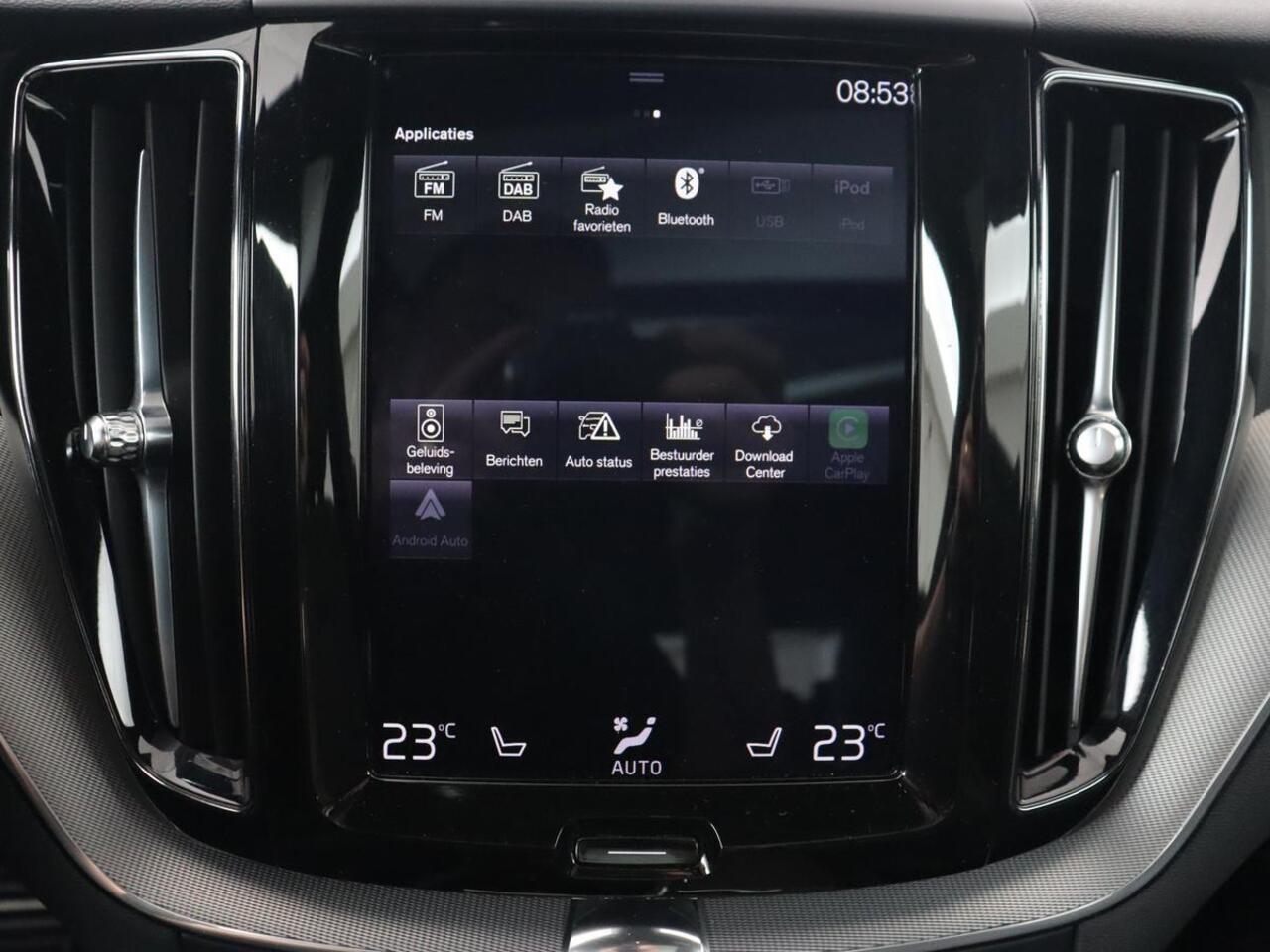 Volvo XC60 2.0 Recharge T8 AWD R Design | Panoramadak | Head-Up | 360 Camera | Stoel & stuurverwarming | Carplay | Keyless | Harman/Kardon | Navigatie | Half leder | Memory | PHEV | Plug In