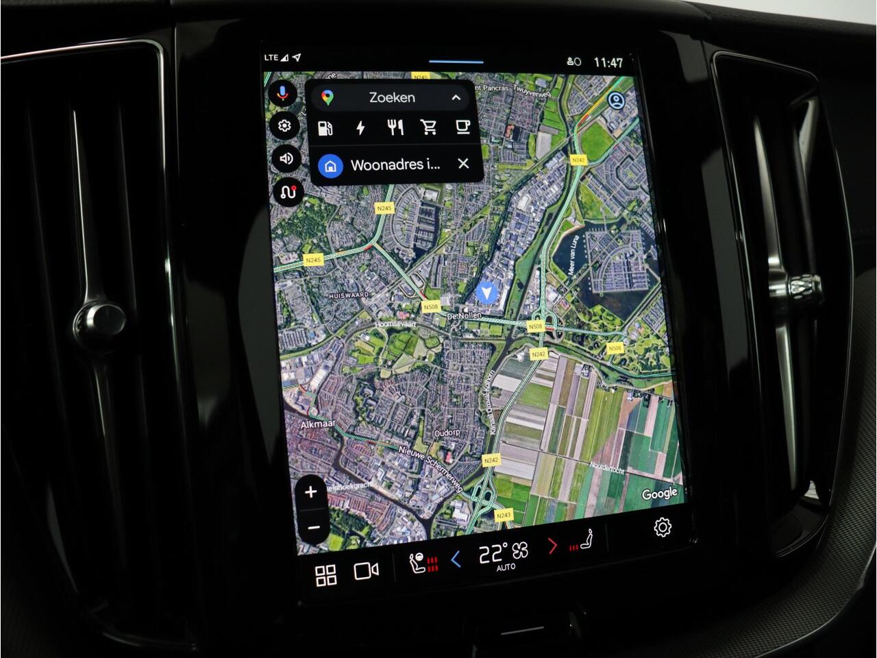 Volvo XC60 T6 AWD Plug-in hybrid Ultra Dark / Stoel+stuur+achterbankverwarming / Contourstoelen / Privacy glass / Elektr. bed. stoelen