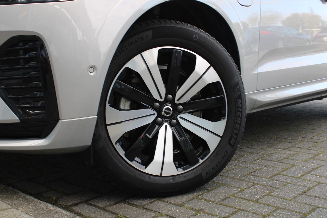 Volvo XC60 T6 Plug-in hybrid AWD Plus Dark | Schuif/kanteldak | El. Trekhaak | 360 Camera | Verw. Voorstoelen & stuurwiel