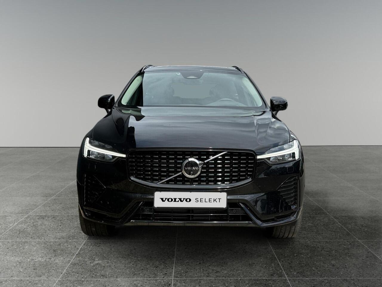 Volvo XC60 2.0 T6 Plug-in hybrid AWD Ultra Dark | Harman/Kardon Audio | Panoramadak | Trekhaak | Stoelverwarming |