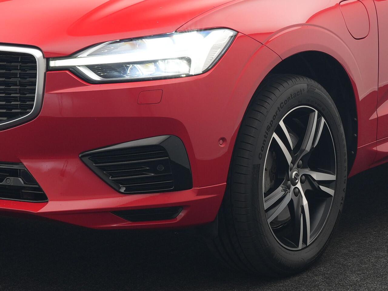 Volvo XC60 T8 Twin Engine AWD R-Design Plug in Hybrid 391pk PHEV | Trekhaak af Fabriek | Panodak | Pilot Assist | Adaptive Cruise | 360 Camera | Carplay | Keyless |