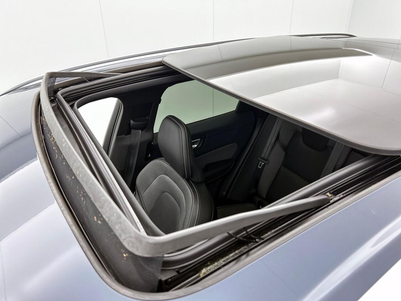 Volvo XC60 2.0 T8 AWD Ultimate Bright | 360° Camera | 21inch velgen |