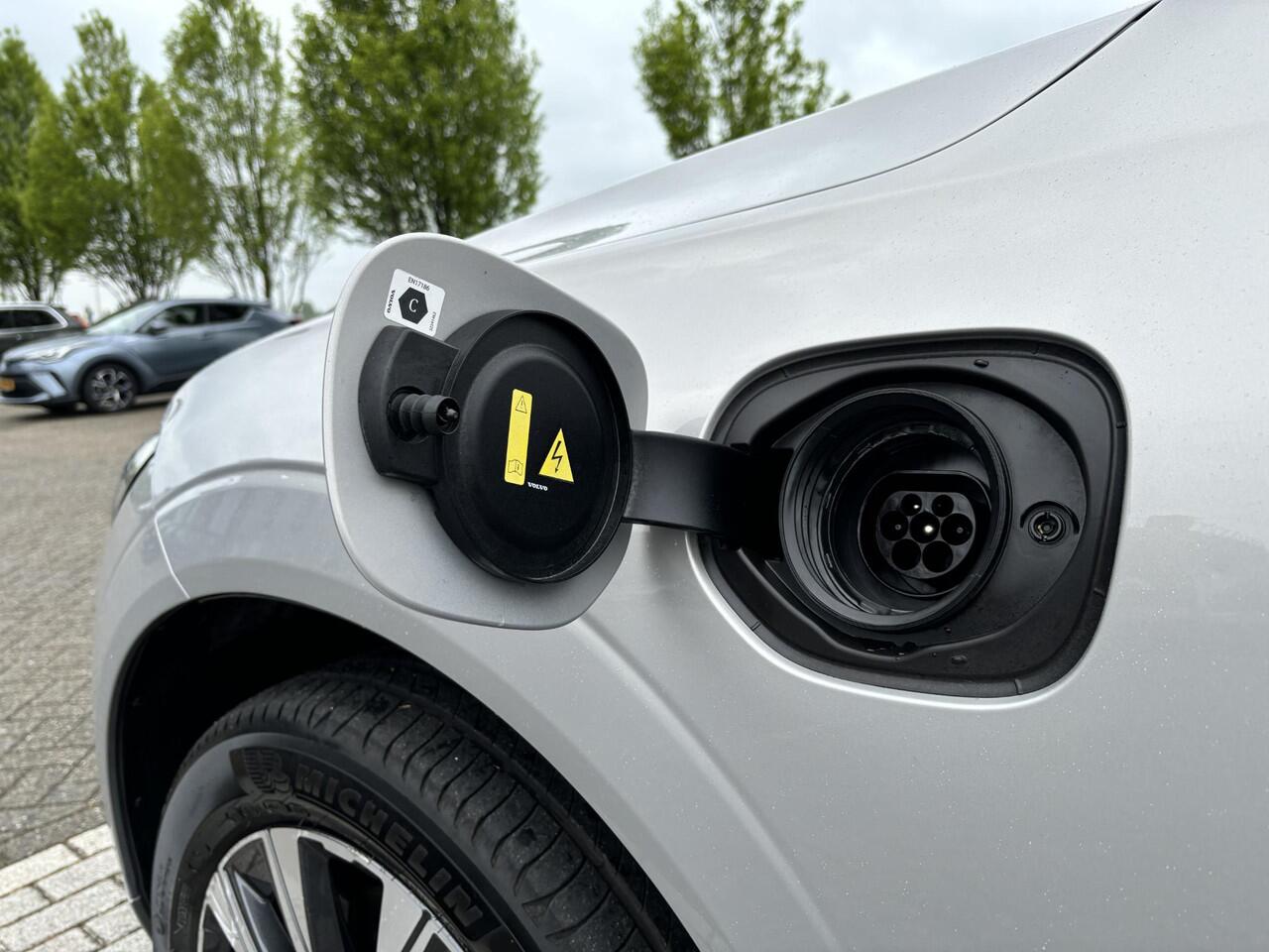 Volvo XC60 T6 Long Range Plug-in hybrid AWD Inscription | Memorystoelen | Schuif-/kanteldak| Park Camera | Keyless Entry