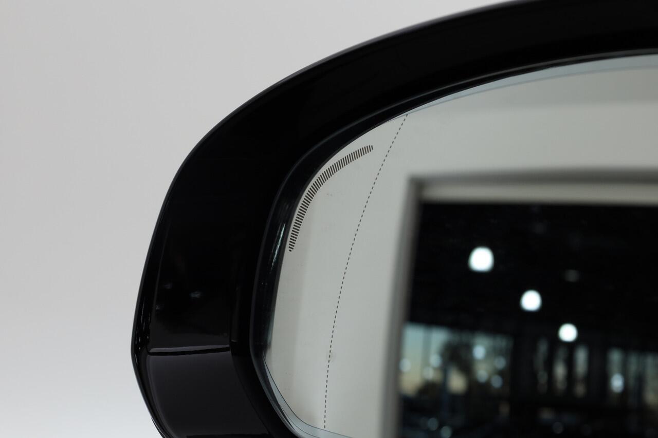 Volvo XC60 T6 Plug-in hybrid Ultra Black Edition | Facelift | Pano | HUD | 360cam | Harman Kardon | Memory seats | Pilot Assist |