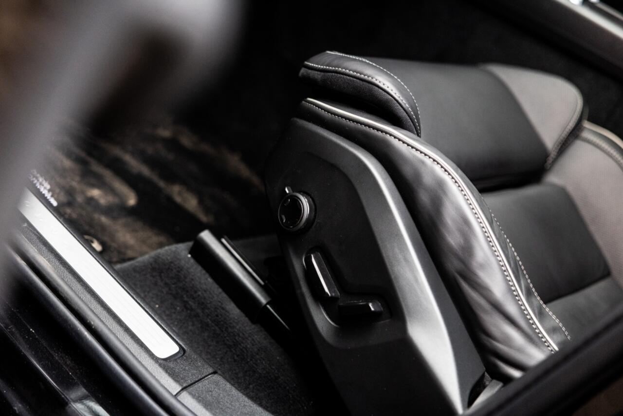 Volvo XC60 T8 Ultra Black Edition Plug-In Hybrid AWD | 360 Cam | Trekhaak |