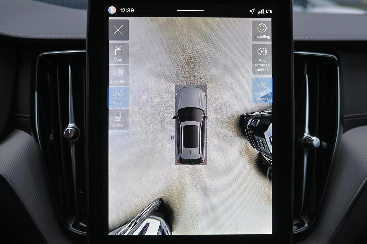 Volvo XC60 T6 Recharge AWD Ultra Black Edition - Panorama/schuifdak - IntelliSafe Assist & Surround - 360º Camera - Harman/Kardon audio - Adaptieve LED koplampen - Verwarmde voorstoelen, stuur & achterbank - Parkeersensoren voor & achter - Elektr. bedienb. voorstoel
