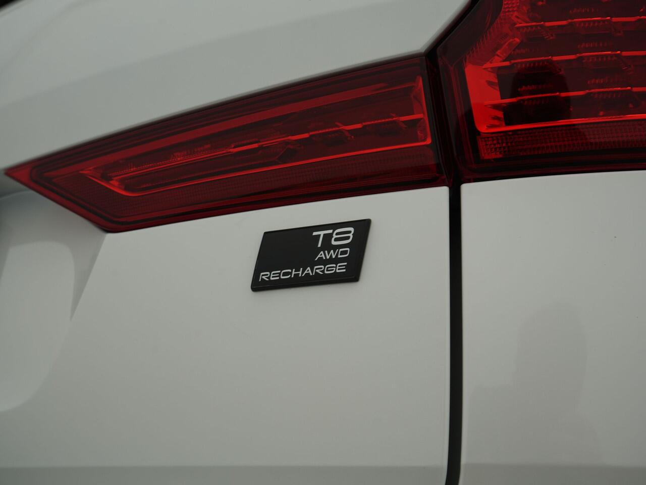 Volvo XC60 2.0 RECHARGE T8 455PK AWD ULTRA DARK AUT8 | Luchtvering | Massage | Nappa Leer met stoelkoeling