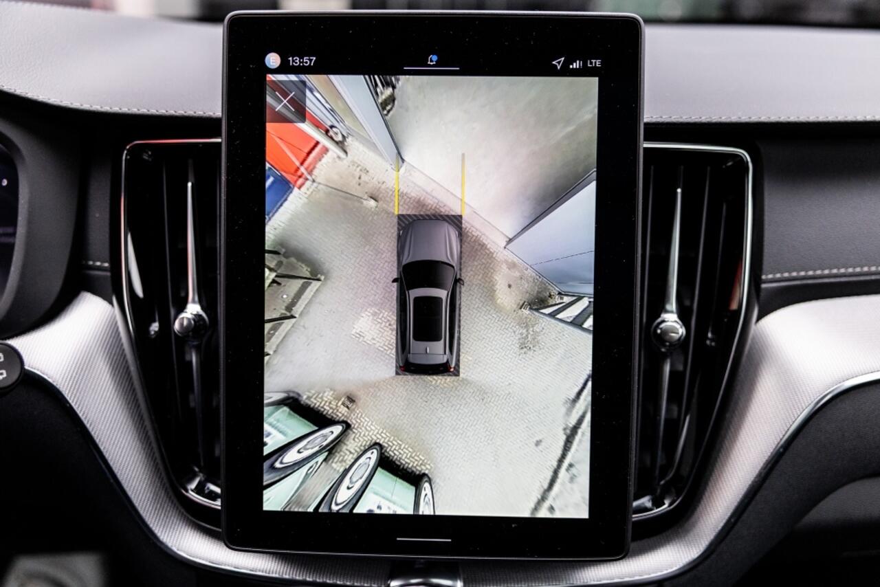 Volvo XC60 T8 Ultra Black Edition Plug-In Hybrid AWD | 360 Cam | Trekhaak |