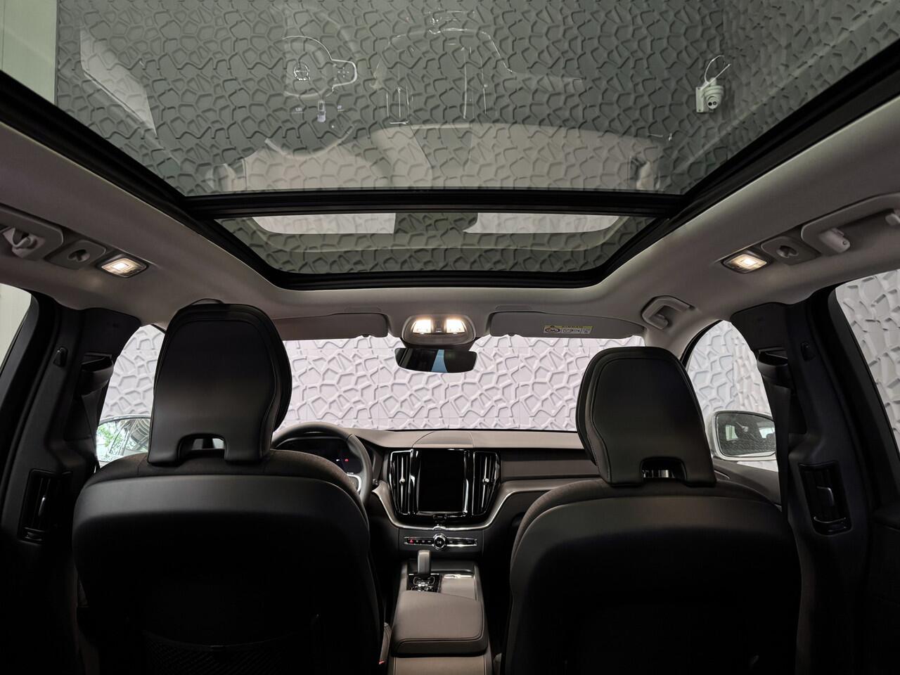 Volvo XC60 ?NIEUWE AUTO? VAPOUR GREY 2.0 T6 350 PK PHEV LEER AWD PLUS BRIGHT LONG RANGE PANO PERF.AUDIO ELEK.KLEP phev ? Top Auto's Wijchen , Altijd een Ruim aanbod van Volvo's i BUSINESS / CORE / BRIGHT / DARK / ULTRA DARK / PLUS DARK / BLACK EDITION / ESSENTIAL