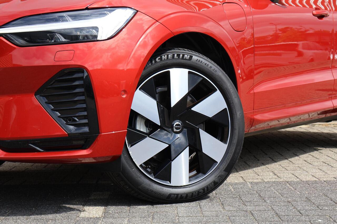 Volvo XC60 T6 Plug-in hybrid AWD Ultimate Dark | Luchtvering | Head-up display | Elektr. Trekhaak