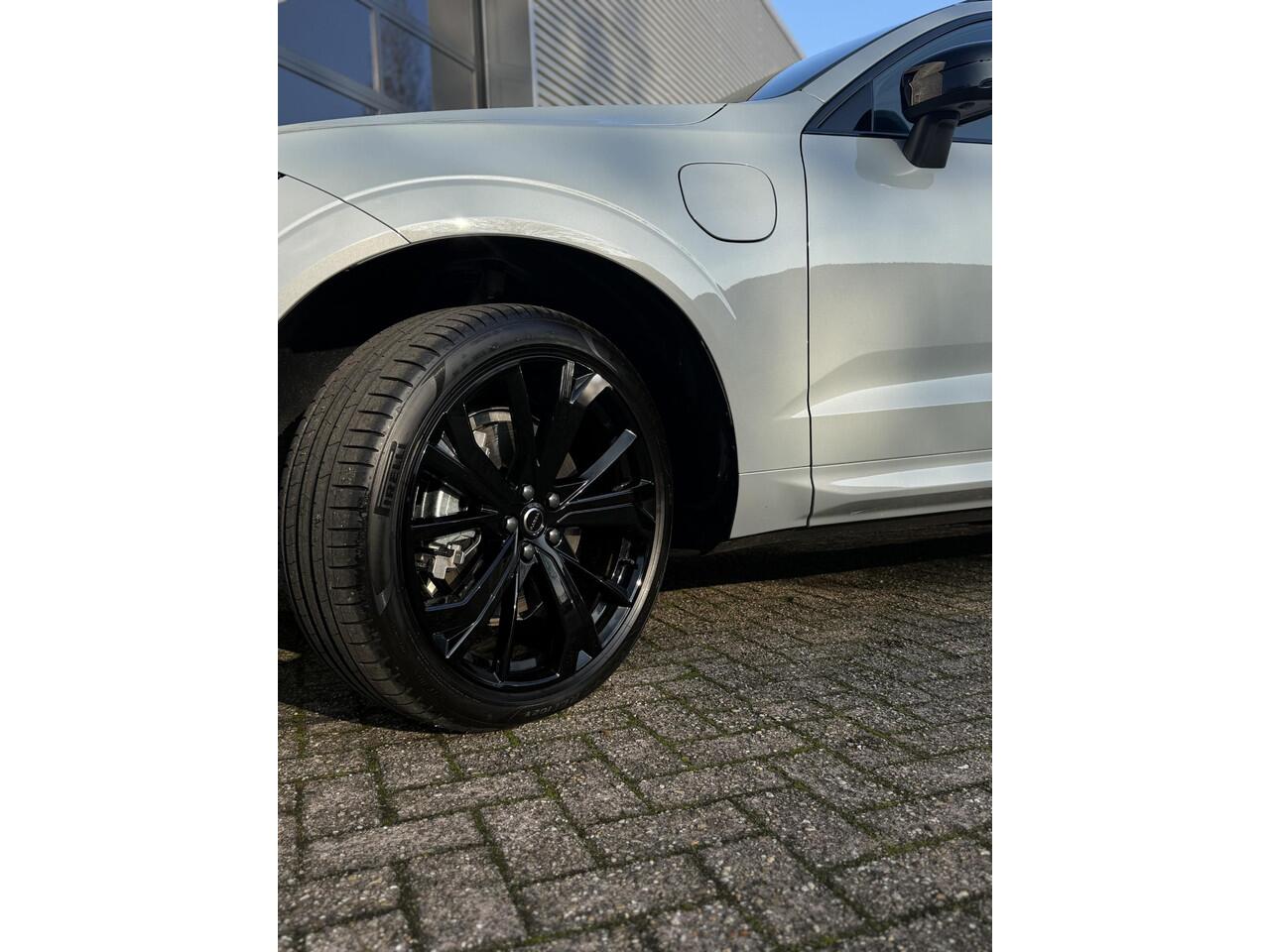 Volvo XC60 2.0 T8 Ultra Black Edition Nieuw Model l Luchtvering l Bowers & Wilkins l Lounge Pakket l Elektrische Trekhaak