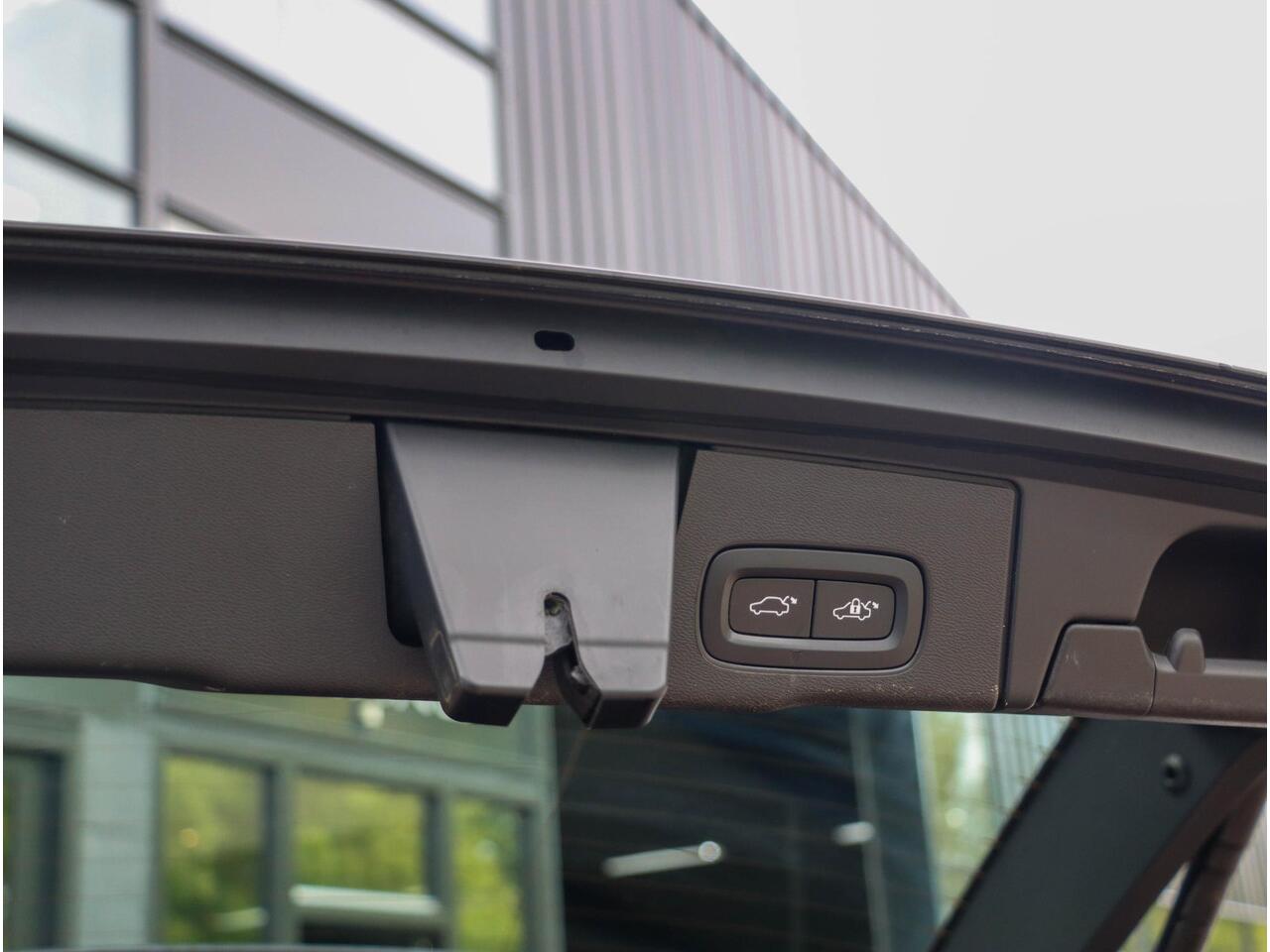 Volvo XC60 T6 AWD Inscription Long Range 350PK ACC Panoramadak 19 inch