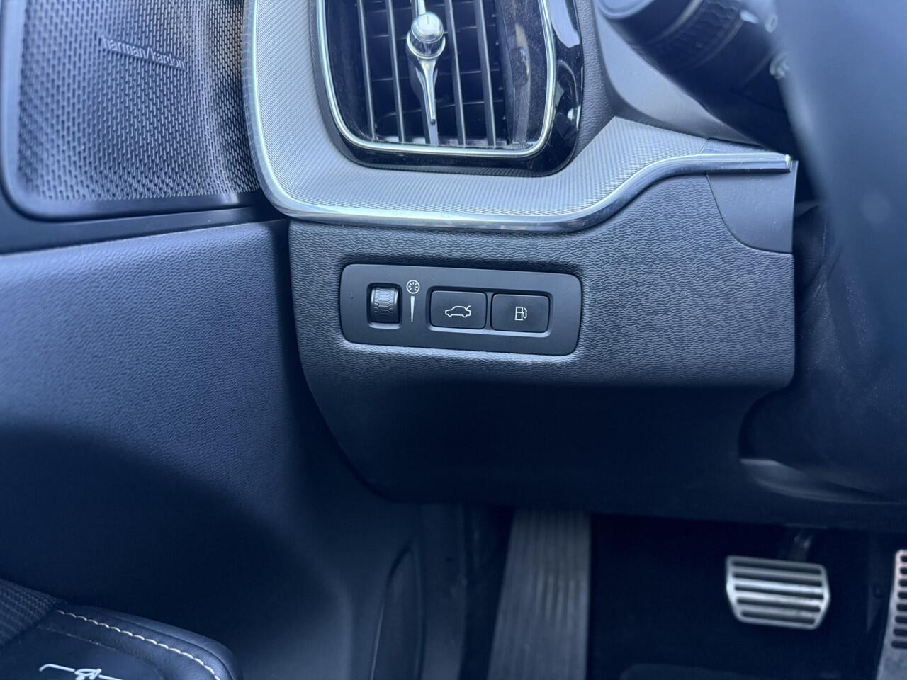 Volvo XC60 2.0 T6 Plug-in hybrid AWD R-Design