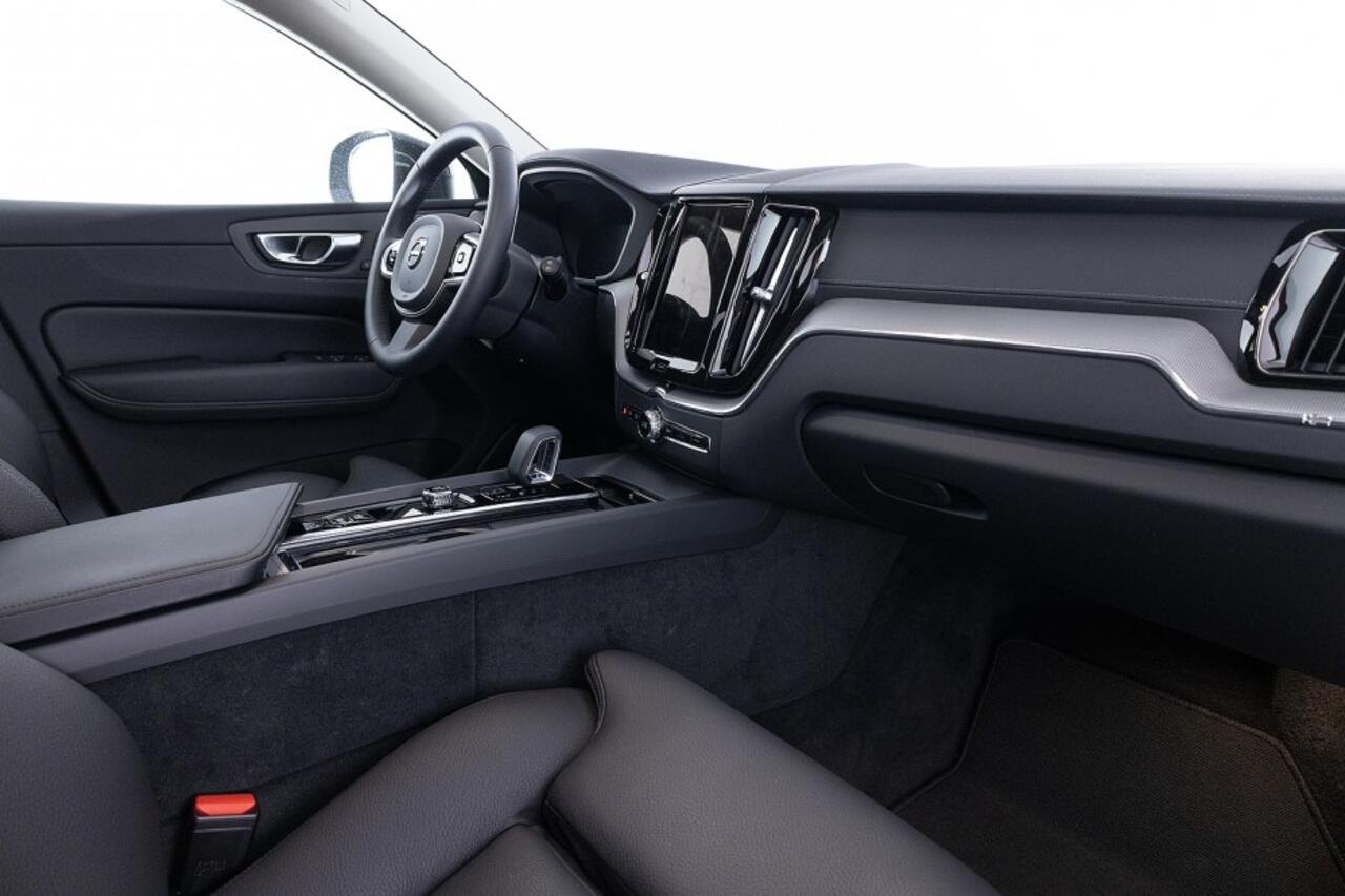 Volvo XC60 2.0 T8 Plug-in hybrid AWD Ultra Dark | LUCHTVERING ? 1e Eigenaar