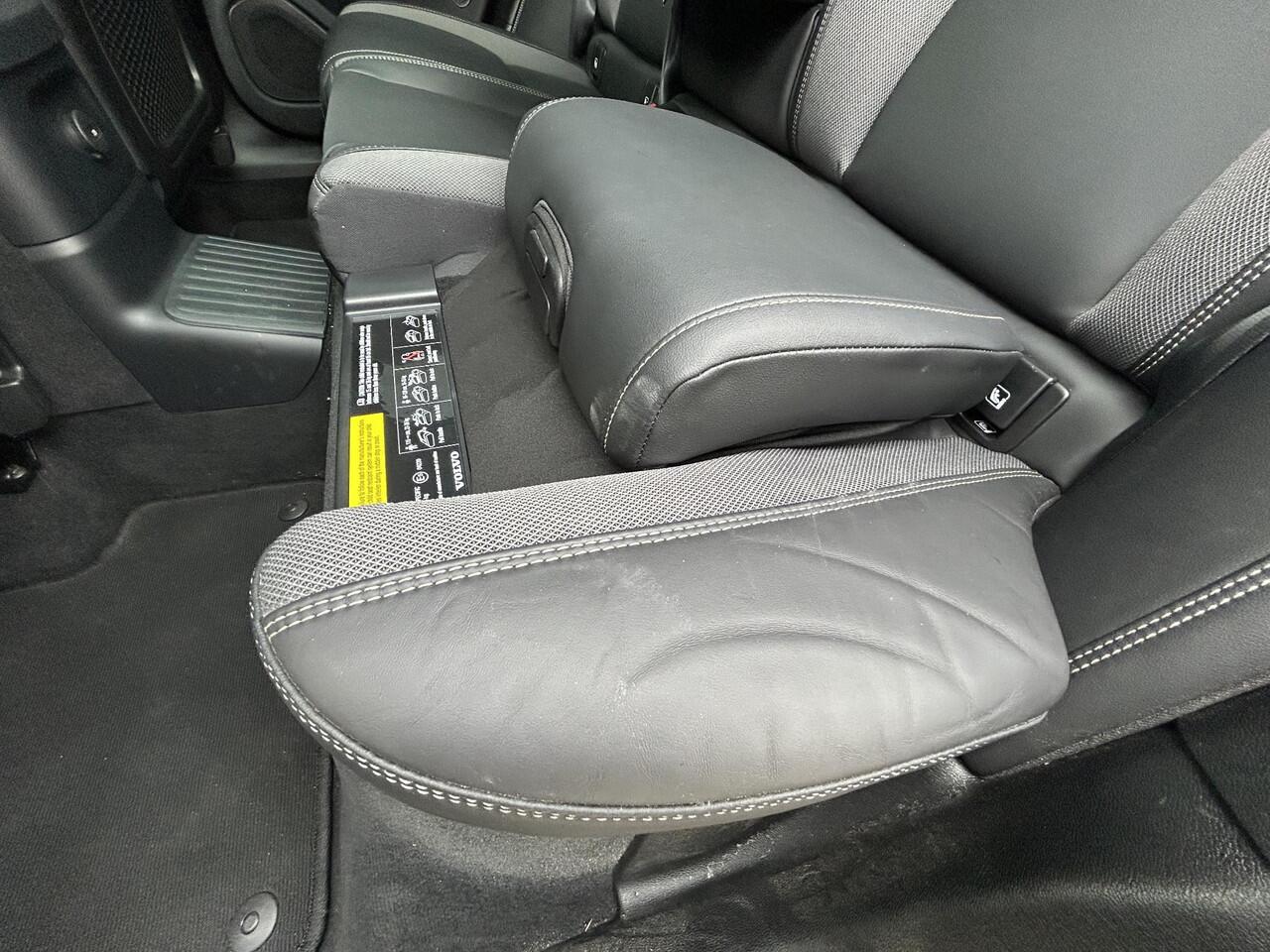 Volvo XC60 2.0 T8 Plug-in hybrid AWD Plus Black Edition Panorama dak / Adaptive cruise control / Elektr. stoelverstelling / 360 camera / stoel- en stuurverwarming