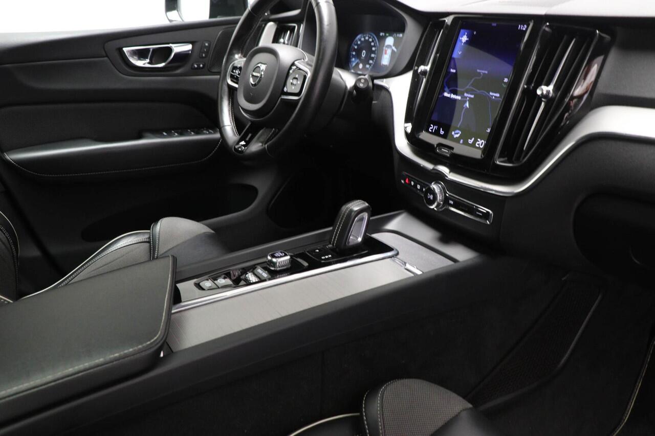 Volvo XC60 2.0 Recharge T6 AWD R-Design | PANORAMADAK | HEAD UP | 360 CAMERA | TREKHAAK | LIGHTNING / LOUNGE- PACK