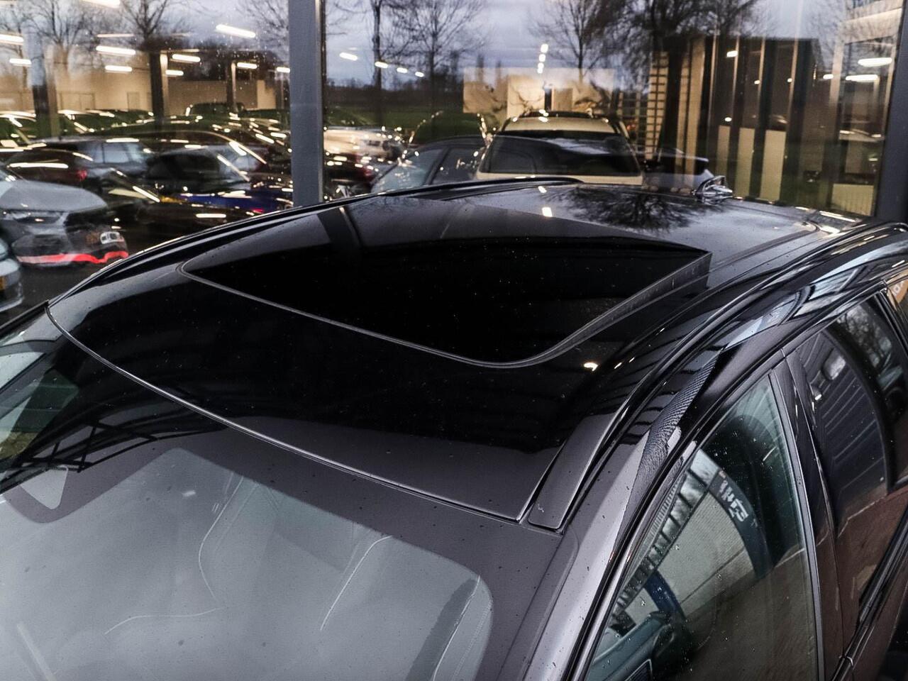 Volvo XC60 T6 AWD Plus Black Edition MY2026 Panodak 21'' Harman Kardon Zwarte hemel