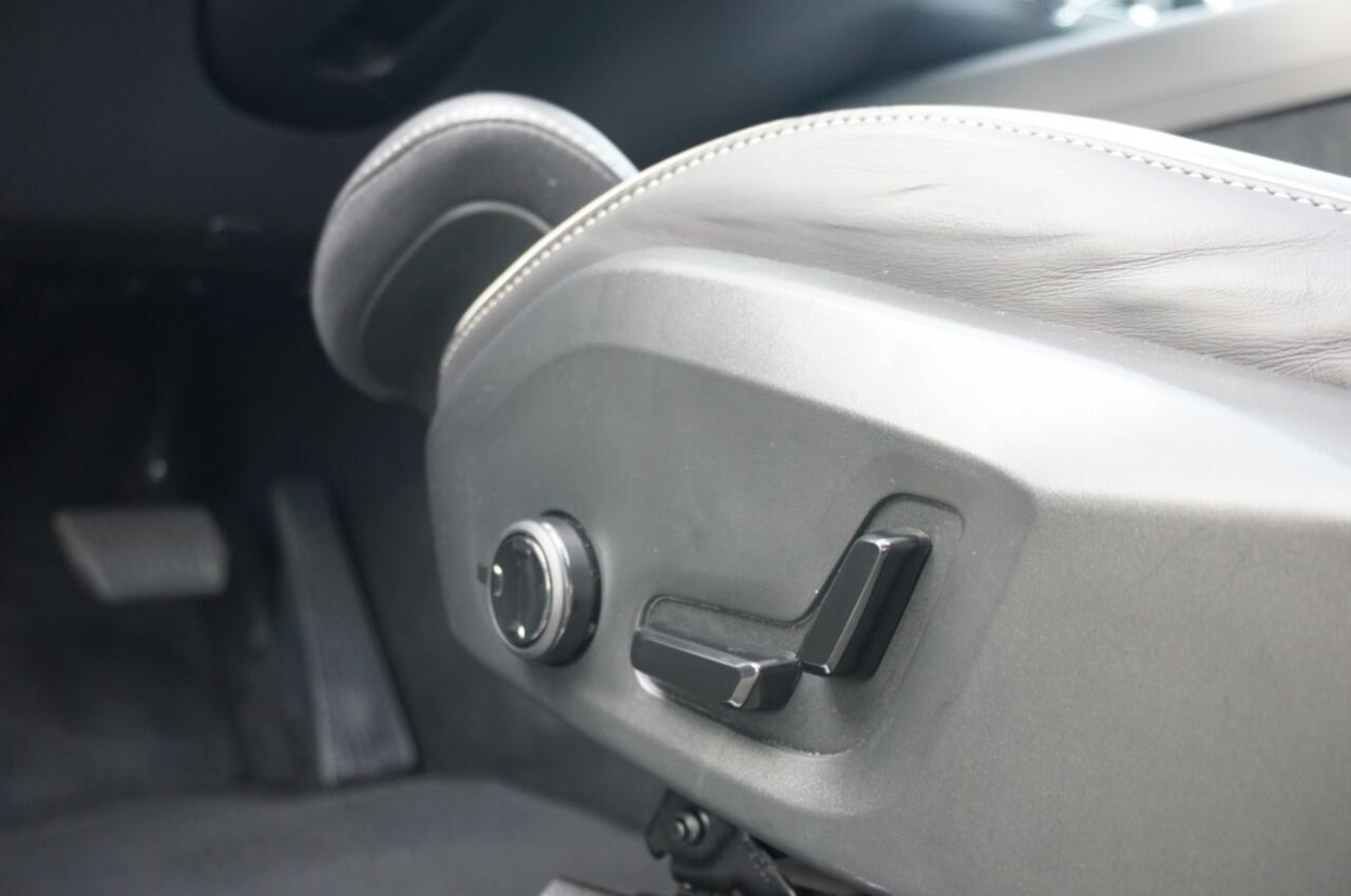 Volvo XC60 350PK T6 AWD Black Edition TREKHAAK | 360° CAMERA | SCHUIFDAK!