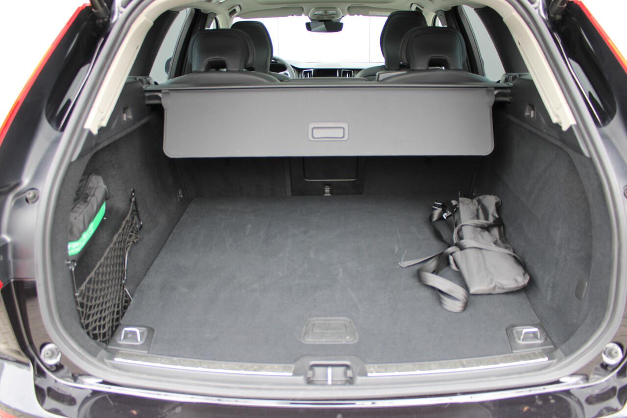 Volvo XC60 T8 455 pk Plug-in hybrid AWD Ultimate Dark | Head Up Display | Harman Kardon | Extra getint glas