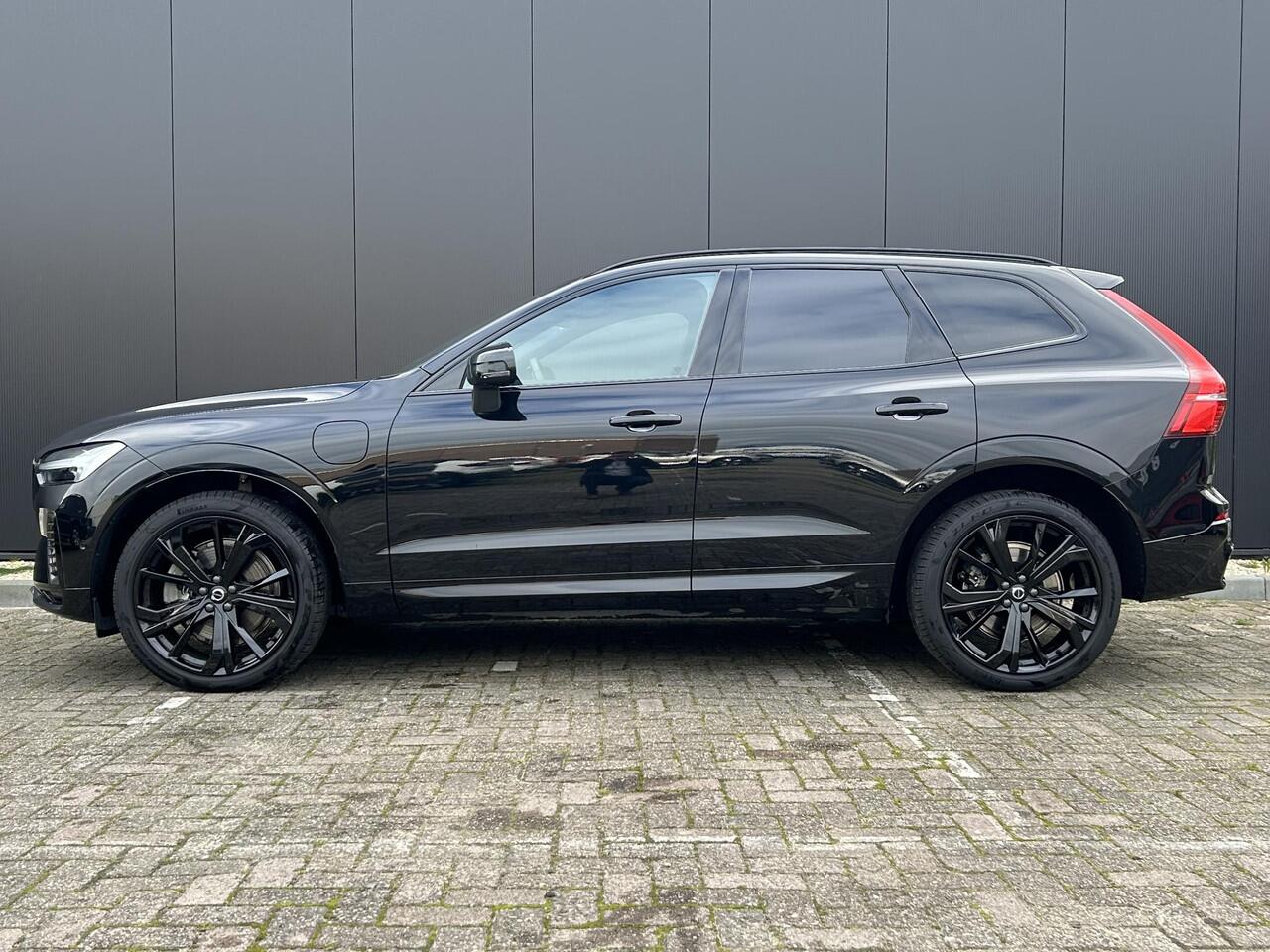 Volvo XC60 2.0 T8 Plug-in hybrid AWD Plus Black Edition Panorama dak / Adaptive cruise control / Elektr. stoelverstelling / 360 camera / stoel- en stuurverwarming