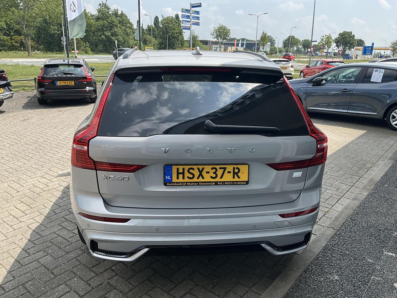 Volvo XC60 2.0 T6 Plug-in hybrid AWD Plus Dark Zwarte Hemel