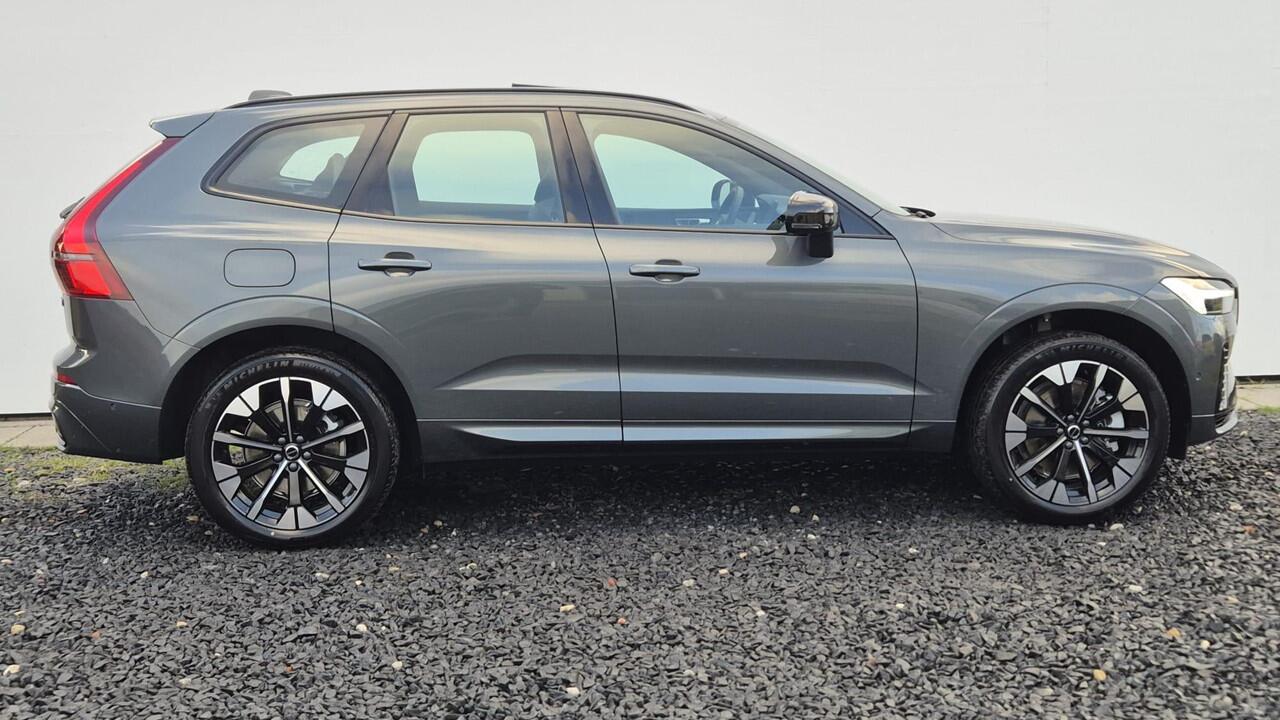 Volvo XC60 2.0 T6 Phev AWD Ultra Dark MY 2026 - 20" Wielen - Panoramadak - Lighting -Head up - H K Audio - 360 Camera - Alarm - Climate - Full led koplampen -Donkere hemel