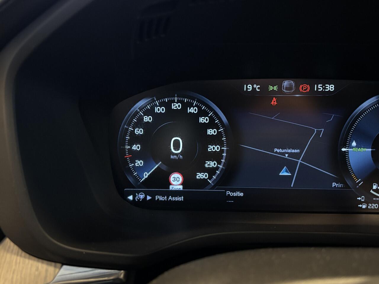 Volvo XC60 T8 AWD Inscription / Panodak / Leer / BLIS / full LED / Apple Carplay / Camera / Adapt Cruise / Pilot ass - Elek Trekhaak -