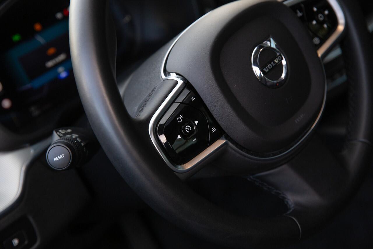 Volvo XC60 2.0 T6 Plug-in hybrid AWD Plus Bright , Panoramadak, Keyless entry, Carplay,