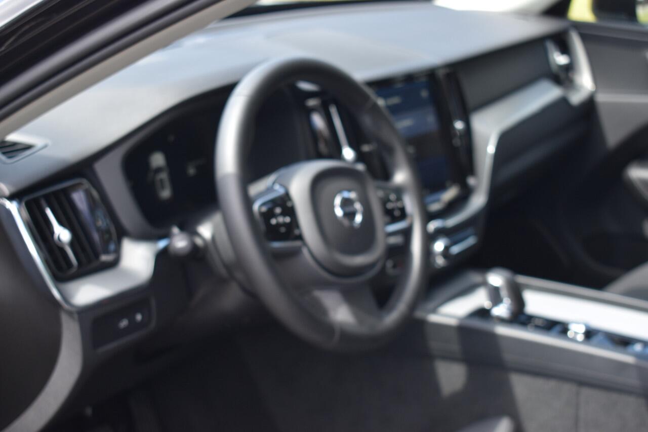 Volvo XC60 T8 AWD 455PK Plug-in hybrid Plus Bright | Leer | Pano Dak | Key Less | Park Assist Camera |