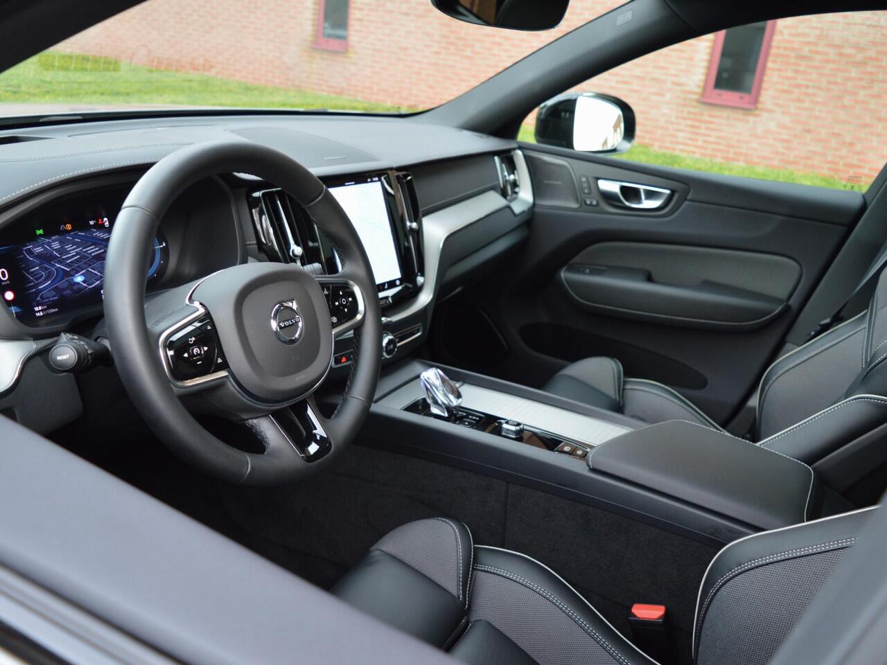 Volvo XC60 2.0 T8 Recharge AWD Ultimate Dark