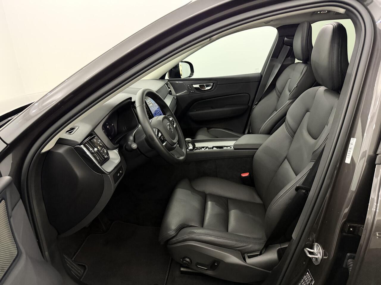 Volvo XC60 2.0 plus T6 AWD Plug-in Hybrid Plus Dark Pano, 360 Camera, Harman/Kardon, Navi, Memory, Elektrische achterklep, Stoelverwarming