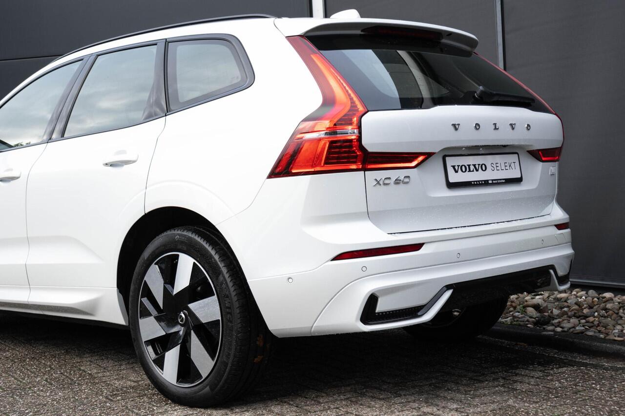 Volvo XC60 T6 AWD Automaat Ultimate Dark | Premium audio by Harman Kardon | Panoramadak met schuif-/kantelfunctie | Trekhaak semi-elektrisch | Verwarmbare Voor- En Achterstoelen | Verwarmbaar stuurwiel | 360 Graden Camera | Apple Carplay/Android Auto | Adaptieve 