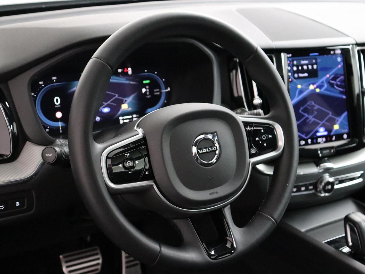 Volvo XC60 2.0 Recharge T6 AWD R-Design SilverDawn met Glossy Black pakket!