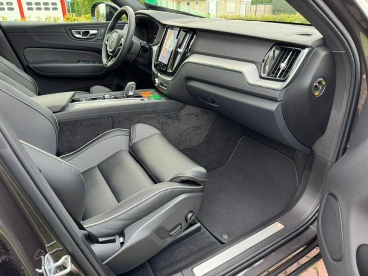 Volvo XC60 T6 R-Design Automaat Plug-In