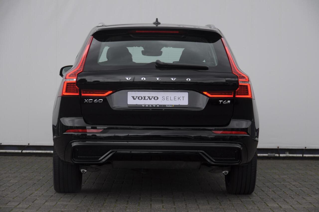 Volvo XC60 T6 350PK Automaat AWD Ultra Dark / Head-up display / Trekhaak/ Harman Kardon audio / Panoramadak / BLIS / Elektrisch bedienbare voorstoelen / Memory seats / Verwarmbare stoelen / Keyless entry /