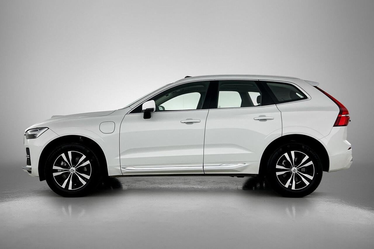 Volvo XC60 2.0 T6 Plug-in hybrid AWD Core Bright Pano, Carplay